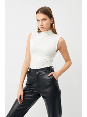 Yefra Store Kadın Beyaz Basic Dik Yaka Kolsuz Bluz
