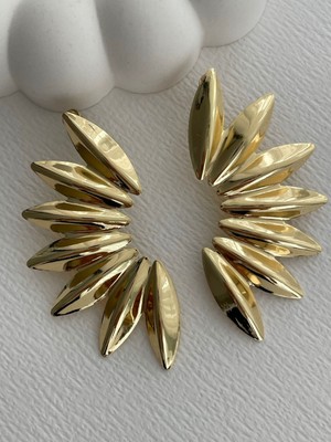 Demokan Kadın Küpe Old Money Seri Yarım Çiçek Yaprak Detay 5cm Küpe