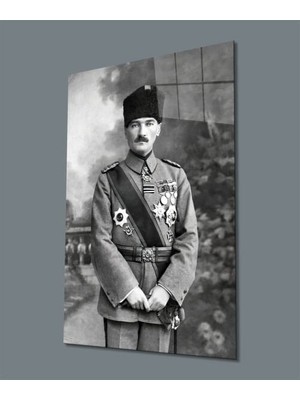 Exela Home Üniformalı Atatürk Siyah Beyaz Cam Tablo Hediyelik Büyük Tablo Ev Ofis Dekoru