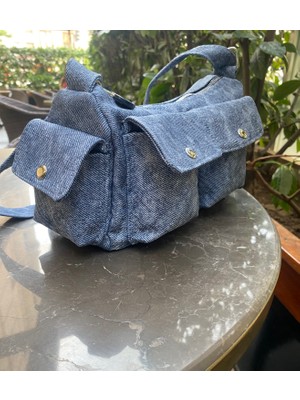 Baglire Americano - Mavi Jean Tekstil Kumaşı Fermuarlı Ayarlanabilir Askılı Tek Bölmeli 4 Çıtçıt Kapama Cepli Denim Omuz ve Çapraz Çanta