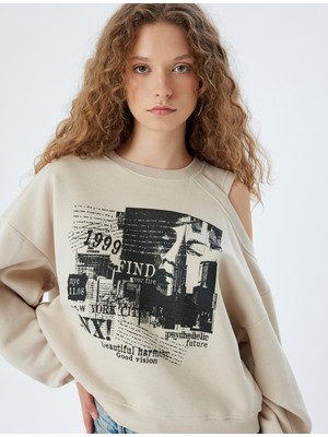 Koton Oversize Sweatshirt Pencere Detaylı Baskılı Bisiklet Yaka Şardonlu