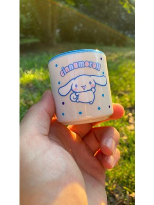 Yaya Design Co Cinnamoroll Desenli Baskılı Dekoratif Seramik Sandal Ağacı Kokulu Mum