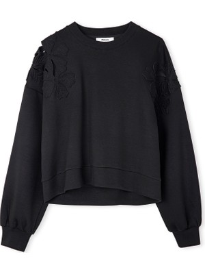 Çiçek Aplikeli Sweatshirt