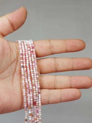 Yaşam Tohumu Çeyrek Dizi (9cm Uzunluğundadır!) Opal Taşı Küp Şekilli Çeyrek Dizi 2mm (51150)