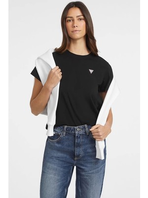 Guess Kadın Classic Mini Üçgen Logolu T-Shirt