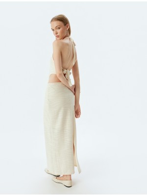 Koton Uzun Elbise Boyundan Bağlamalı Kolsuz Pencere Detaylı Yırtmaçlı