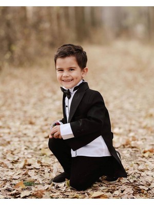 Aslı Türkoğlu Erkek Çocuk Beyaz Frak Smokin