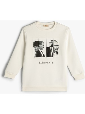 Koton Atatürk Baskılı Sweatshirt Şardonlu Bisiklet Yaka