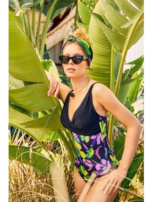 Pileli Store Pilelistore  Büyük Beden Siyah Çiçek Desenli Drapeli Mayo