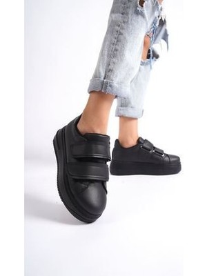 Sefayol Bellamy Siyah Mat Deri Cırtlı Kadın Spor Ayakkabı