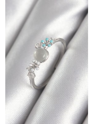 Stil Love Pirinç Gümüş Renk Zirkon Taş Detaylı Beyaz Sedefli Çiçek Model Kadın Yüzük