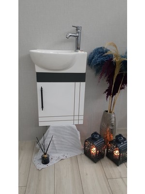 28*45 AdaGrup Çizgili Mini Lavabo ve Banyo Dolabı