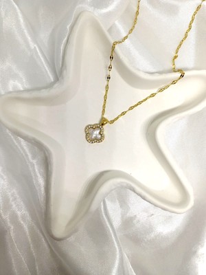 Rosa Juliet Jewelry Kadın Gold Renk  316L Çelik Kararma Yapmayan  Sedef Taşlı Beyaz Yonca  45 cm Zincir Kolye