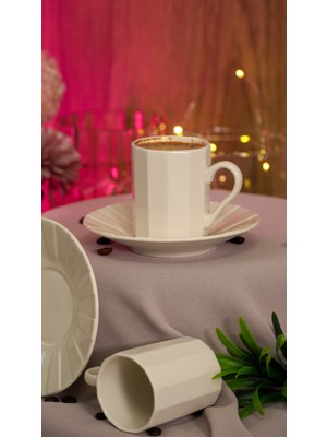 Heda Porselen Zümrüt 4 Parça 2 Kişilik Porselen Kahve Fincan Takımı Kırık Beyaz