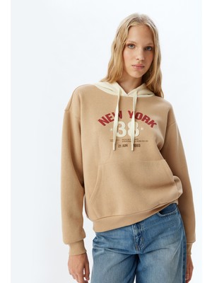 Koton Kolej Sweatshirt Kapüşonlu Baskılı Kanguru Cepli Rahat Kalıp