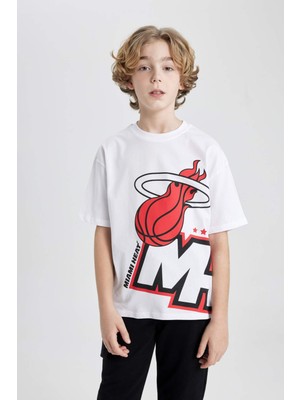 DeFacto Erkek Çocuk NBA Miami Heat Oversize Geniş Kalıp Bisiklet Yaka Kısa Kollu Tişört