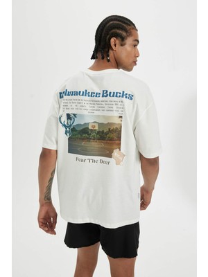 DeFactoFit NBA Milwaukee Bucks Oversize Fit Bisiklet Yaka Kısa Kollu Tişört Z4666AZ24SM