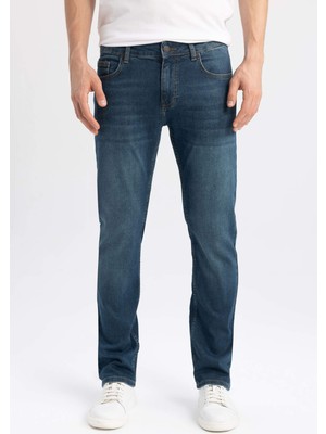 DeFacto Sergio Regular Fit Normal Kalıp Normal Bel Boru Paça Jean Pantolon R9026AZ24SP