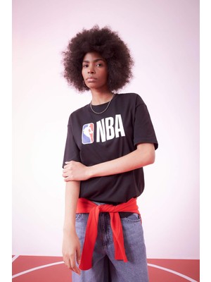 DeFactoFit NBA Wordmark Boxy Fit Yuvarlak Yaka Kısa Kollu Tişört Z9313AZ24SP