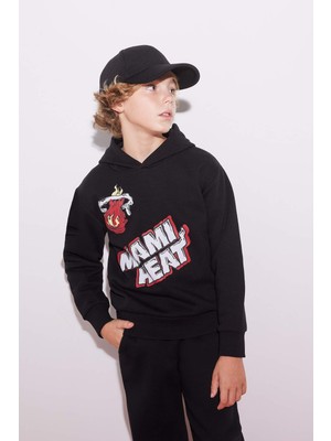 DeFacto Erkek Çocuk NBA Miami Heat Kapüşonlu Kalın Sweatshirt B4799A823WN