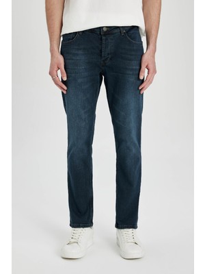 DeFacto Pedro Slim Fit Dar Kalıp Normal Bel Dar Paça Jean Pantolon B4860AX24SP