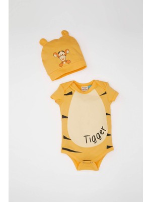 DeFacto Erkek Bebek Yeni Doğan Disney Winnie The Pooh Zarf Yaka Penye Kısa Kollu Çıtçıtlı Body Şapka 2'li Takım C2755A524SM