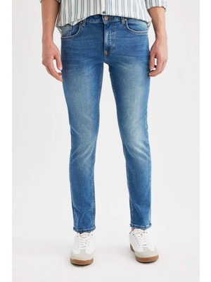 DeFacto Carlo Skinny Fit Ekstra Dar Kalıp Normal Bel Ekstra Dar Paça Jean Pantolon B4672AX24SP