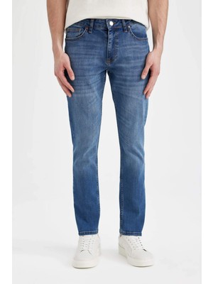 DeFacto Pedro Slim Fit Dar Kalıp Normal Bel Dar Paça Jean Pantolon D0587AX24SP