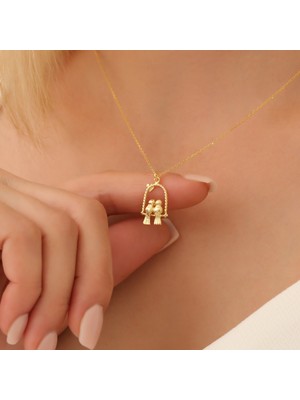 Nox Jewelry 14 Ayar Altın Mikron Kaplama Kalp Detaylı Salıncakta Aşk Kuşları Temalı Gümüş Kolye - CN00349