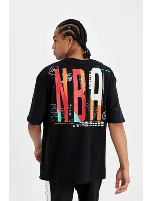 DefactoFit NBA Wordmark Oversize Geniş Kalıp Bisiklet Yaka Sırt Baskılı Pamuklu Kısa Kollu Tişört A1890AX24AU