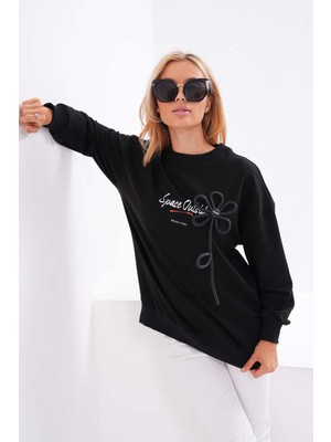 Pulli Collection Space Baksı ve Aplikeli Siyah Sweatshırt