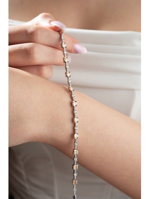 Nereze 925 Ayar Gümüş Rodyum Kaplama 4 mm Kare Bej Renkli Zirkon Taşlı Suyolu Bileklik