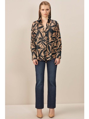 Guitar V Yaka Çok Renkli Desenli Gömlek