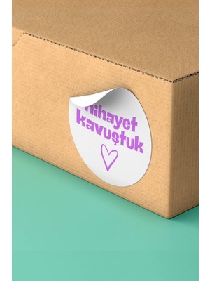 Xox Shops Lila Mor Kalpli Nihayet Kavuştuk Yazılı   Etiketi Sticker- 90 Adet - ST2267