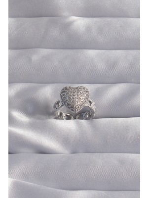 Stil Love Pirinç Ayarlamalı Gümüş Renk Zirkon Taşlı Bombeli Kalp Yüzük