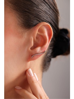 Nereze 925 Ayar Gümüş Rodyum Kaplama Dalgalı Çubuk Model Küpe