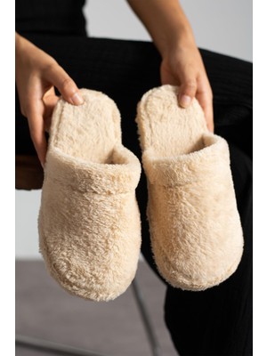 Modafrato Tüylü Kapalı Kadın Ev Terliği Kışlık Terlik Sessiz Taban