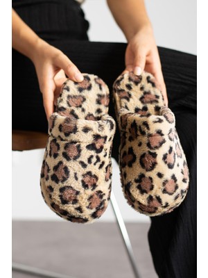 Modafrato Tüylü Kapalı Kadın Ev Terliği Kışlık Terlik Sessiz Taban