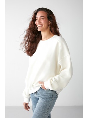 VANELTINA Kadın Bisiklet Yaka İçi Polarlı Oversize Fit Basic Vanilya Sweatshirt