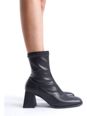 Daxtors D029 Kadın Streç Bilekli Orta Boy Topuklu Bot