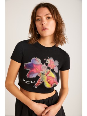 Jess Kadın Önü Baskılı Kısa Kollu Crop Siyah T-shirt