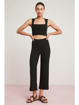 Ethiquet Becky Kadın Vücuda Tamamen Oturan Kısa Paçalı Flare Siyah Pantolon