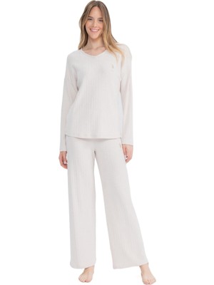 U.S. Polo Assn. 17090 Kadın Bej Uzun Kollu V Yaka Pijama Takım