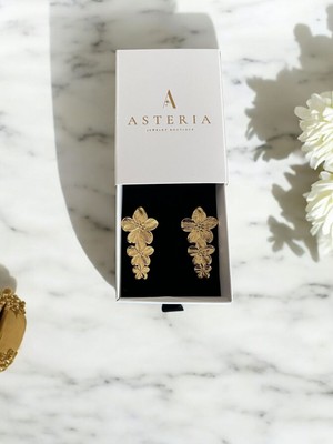 Asteria Jewelry Sallantılı Minimal Çiçek Küpe