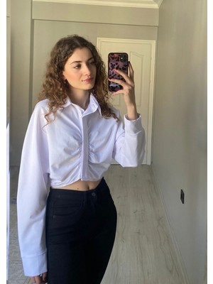 Nice Boutique Beyaz Büzgülü Crop Poplin Kumaş Kadın Gömlek