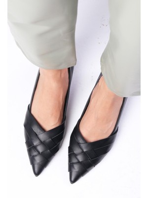 Mio Gusto Peyton Siyah Renk Sivri Burunlu Kadın Kısa Topuklu Ayakkabı