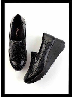 Bambi Siyah Kırışık Rugan   Kadın Casual Ayakkabı K01586371808