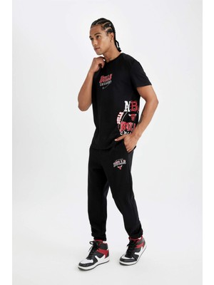 DeFactoFit NBA Chicago Bulls Kalın Jogger Eşofman Altı Standart Fit Cepli Esnek Bantlı Paça C9273AX24AU