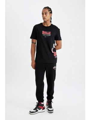 DeFactoFit NBA Chicago Bulls Kalın Jogger Eşofman Altı Standart Fit Cepli Esnek Bantlı Paça C9273AX24AU