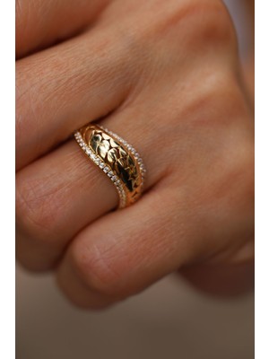 Yenigün Kuyumculuk 14 Ayar Altın Taşlı Su Damlası Desenli Yüzük